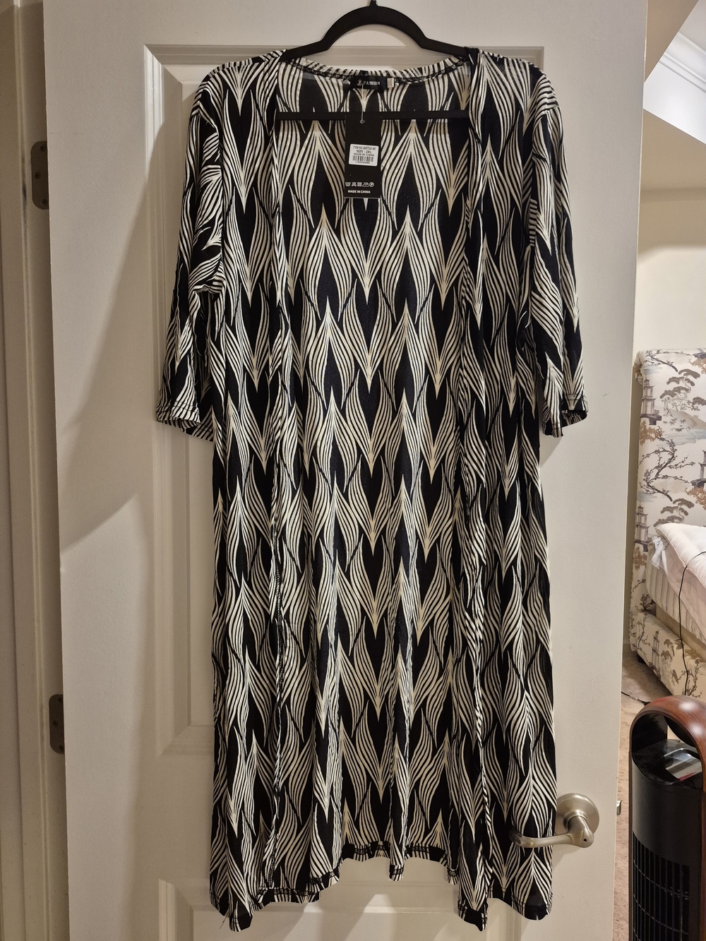 Black & White Patterned Women's Over Coat (Not A Dress) Fits Like A Large !